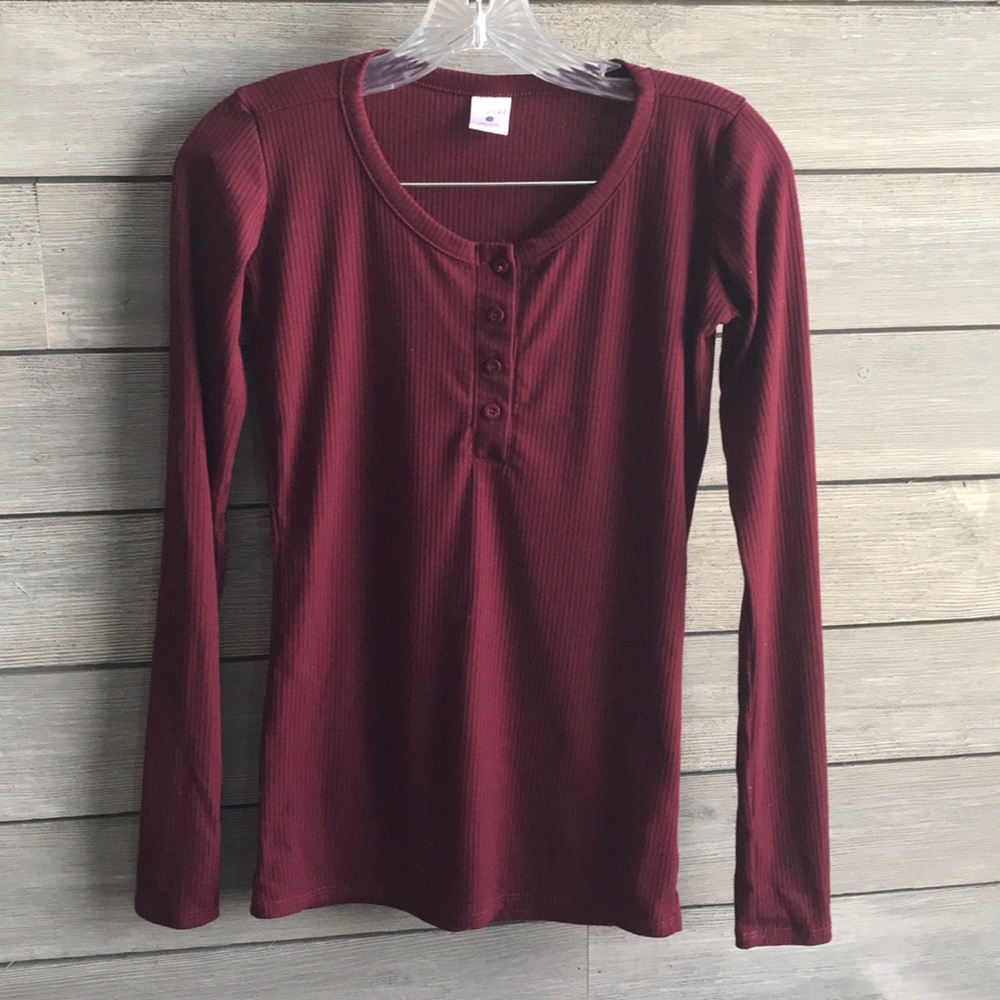 Empyre long sleeve size small